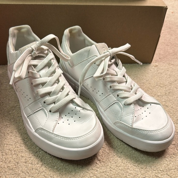 Women’s On Cloud The Roger Clubhouse Tennis Shoe White Size 7.5 - Picture 2 of 7